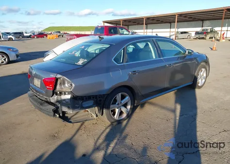 2015 Volkswagen Passat 1.8T Limited Edition из США, поврежденный, VIN 1VWAT7A30FC122990